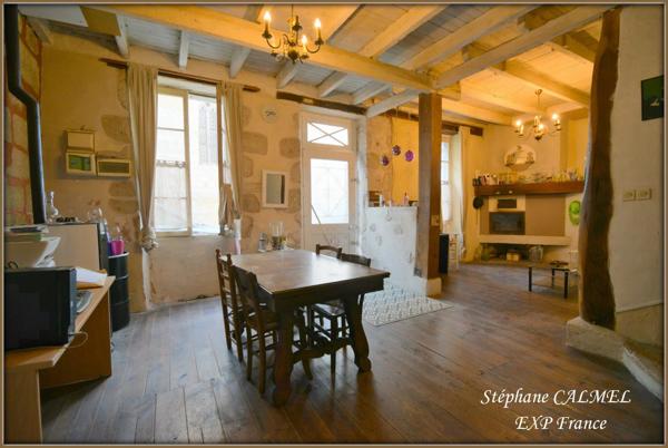 Maison de ville en pierre – 91 m² environ – Centre de Lauzun