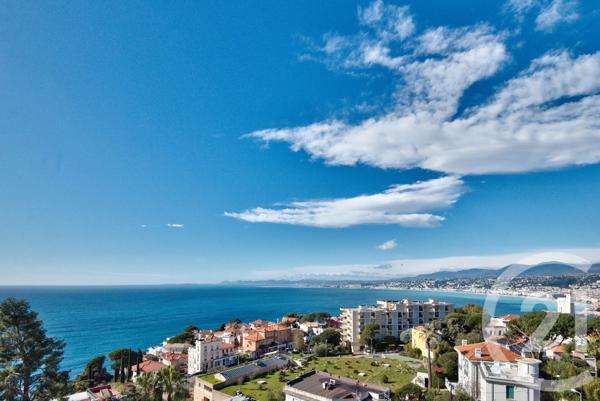 Appartement F3 à vendre  3 pièces - 81,23 m 2   NICE  - 06