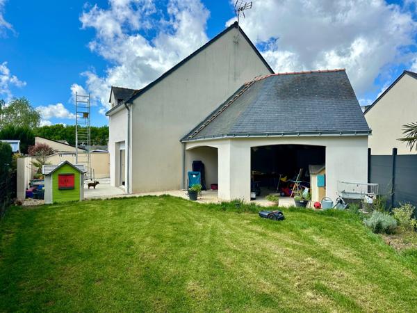 Maison à vendre de 4 chambres, 115m² de 2005 pièces VIVY (49680)