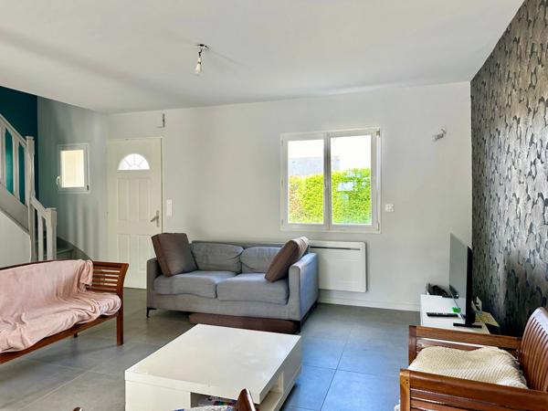 Maison à vendre de 4 chambres, 115m² de 2005 pièces VIVY (49680)