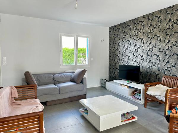 Maison à vendre de 4 chambres, 115m² de 2005 pièces VIVY (49680)