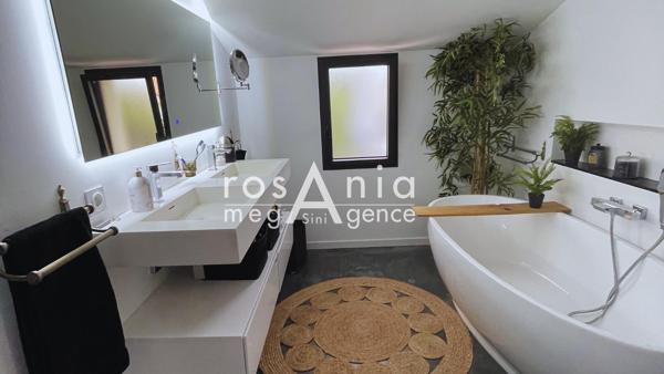 Maison à Les Sables-d'Olonne, 85100 - 6 pièces 197m²