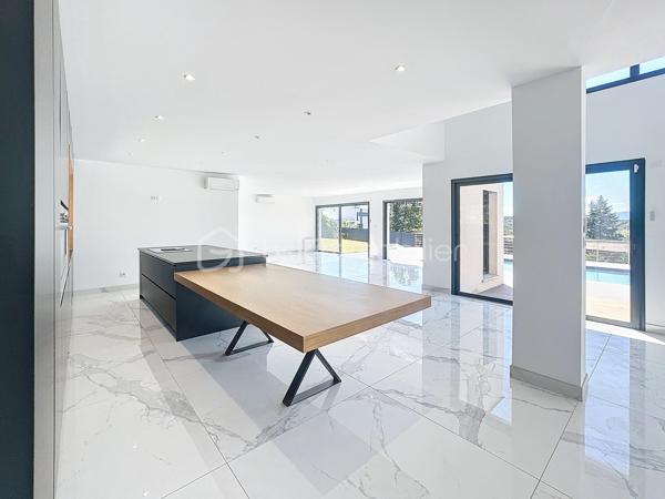 Maison contemporaine de 198 m²