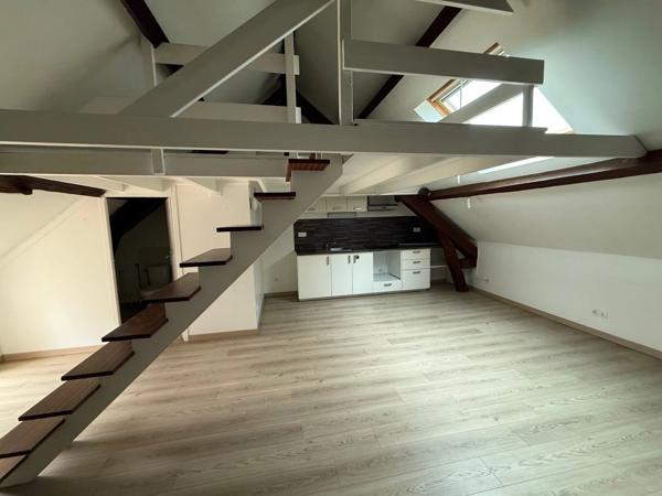 Location                                                      Appartement
                        
                     1 pièces                      28 m2                     à Combs-la-Ville