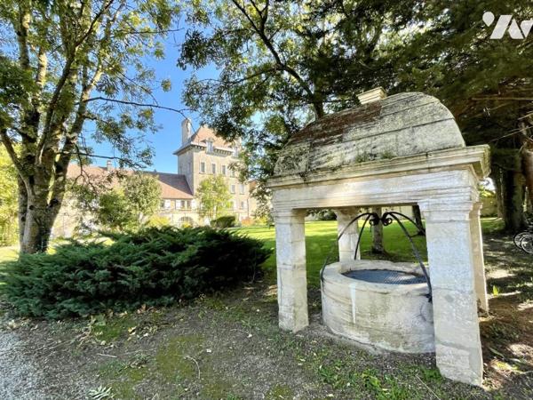 Appartement duplex rénové dans résidence ancienne 