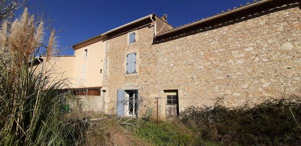 Canet (11200) Canet d'Aude, maison en pierres à rénover avec petit jardin