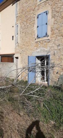 Canet (11200) Canet d'Aude, maison en pierres à rénover avec petit jardin