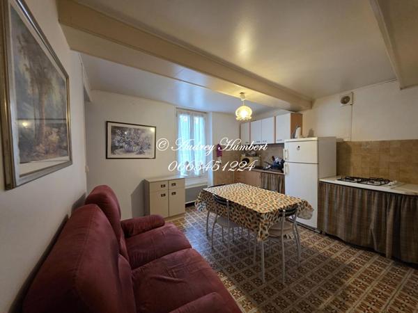 EXCLUSIVITE, LA BRILLANNE, IDEAL INVESTISSEMENT, en plein coeur du village, APPARTEMENT  T2 de 35 m2 vendu loué