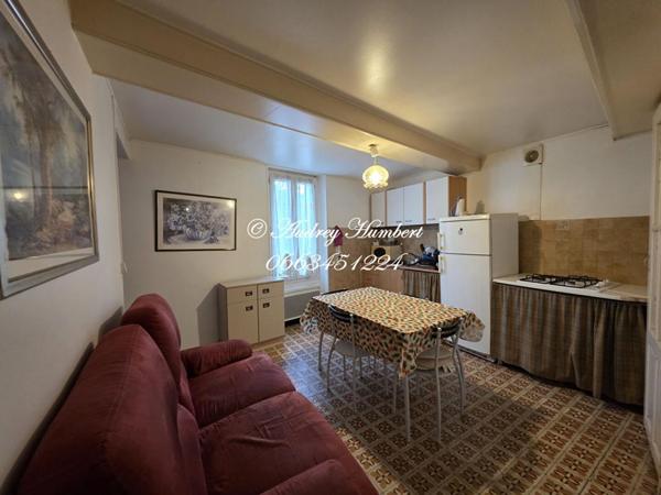 EXCLUSIVITE, LA BRILLANNE, IDEAL INVESTISSEMENT, en plein coeur du village, APPARTEMENT  T2 de 35 m2 vendu loué