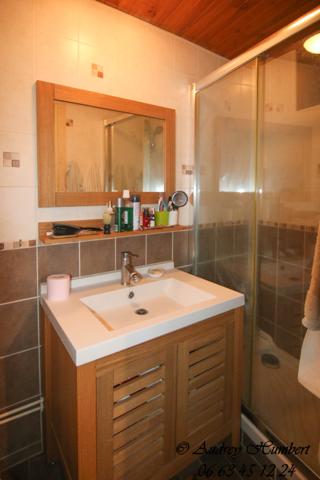 EXCLUSIVITE, LA BRILLANNE, IDEAL INVESTISSEMENT, en plein coeur du village, APPARTEMENT  T2 de 35 m2 vendu loué