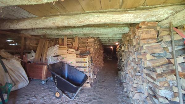Grange avec beau terrain attenant et vue dégagée, 15400 Trizac