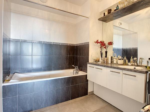 Appartement Marseille 3 pièce(s) 67 m2