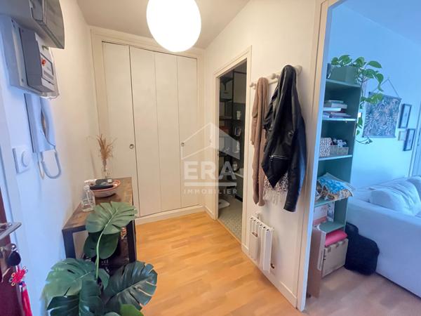 Studio meublé 34 m2 + cave + parking - quartier Madeleine