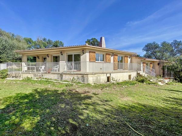 Maison à vendre    15 pièces •  Sotta