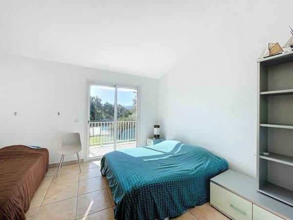 Maison à vendre    15 pièces •  Sotta