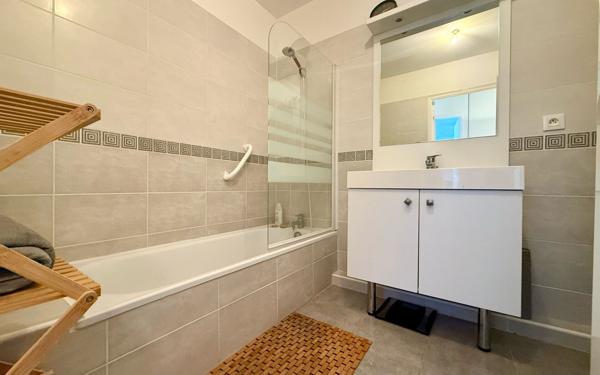 Appartement à vendre    2 pièces • 43,71 m2 Fréjus