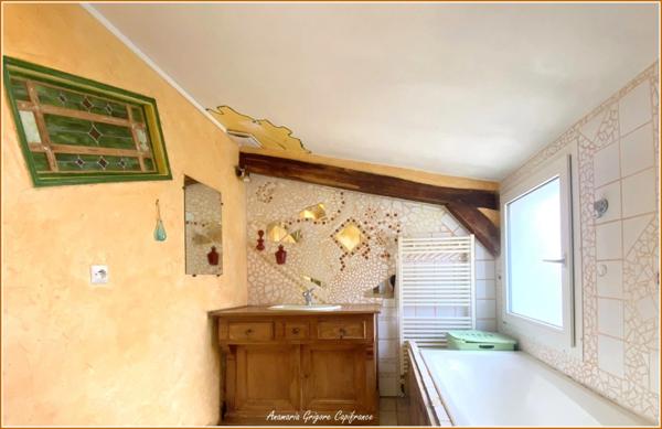 Centre Courville-Sur-Eure À vendre appartement avec jardinet