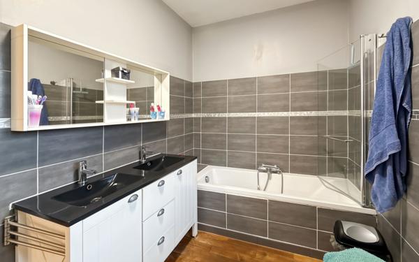 Maison à vendre    3 pièces •  Coursac