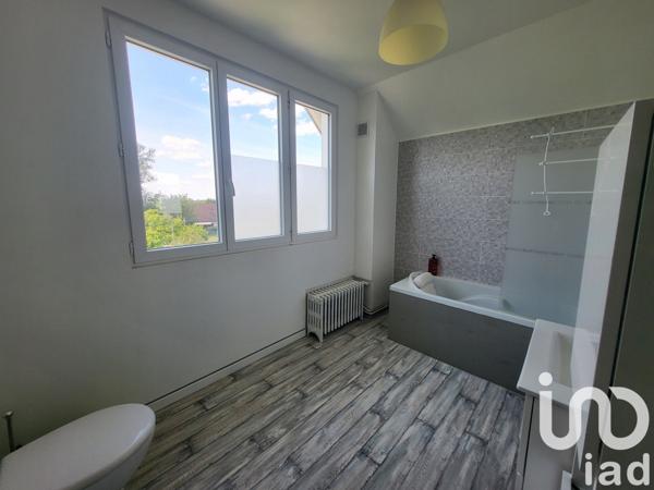 Maison 4 pièces de 108 m² à Cosne-Cours-sur-Loire (58200)