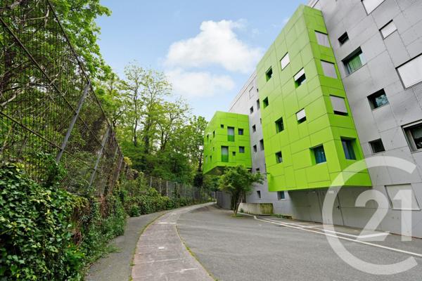 Appartement F3 à vendre  3 pièces - 77,10 m2 PARIS - 75015