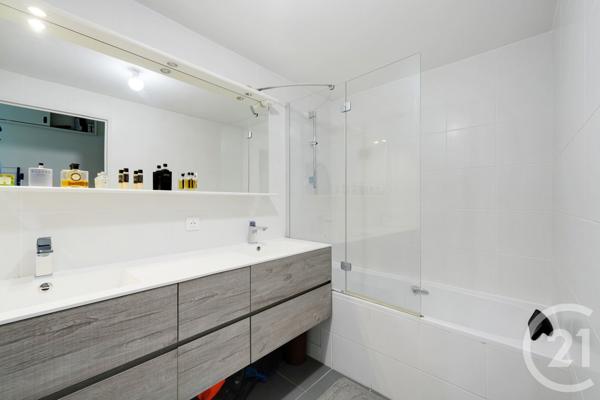 Appartement F3 à vendre  3 pièces - 77,10 m2 PARIS - 75015