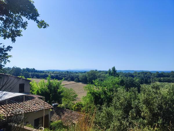Vaugines, propriété de 400 m² sur 2,5 hectares avec piscine
