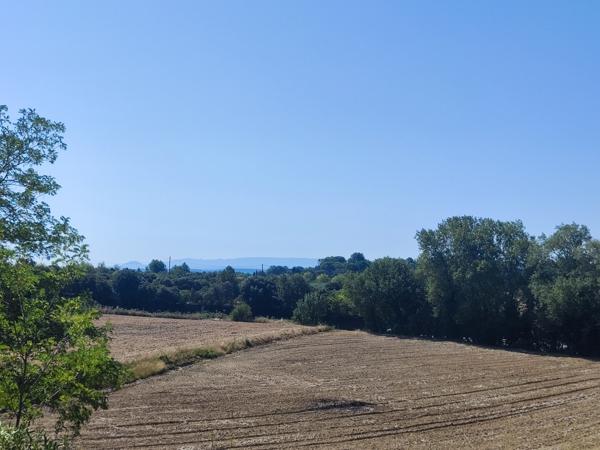 Vaugines, propriété de 400 m² sur 2,5 hectares avec piscine
