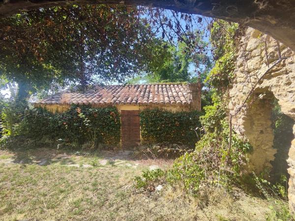 Vaugines, propriété de 400 m² sur 2,5 hectares avec piscine