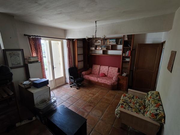 Vaugines, propriété de 400 m² sur 2,5 hectares avec piscine