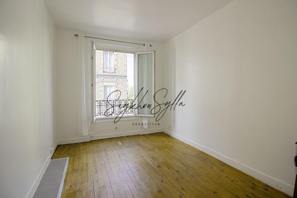 Appartement
         1 pièce
        - 18 m² 115 000 € *
