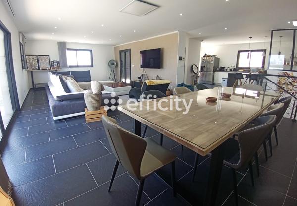 Maison
         4 pièces
        - 163 m² Bien prestige 450 000 € *