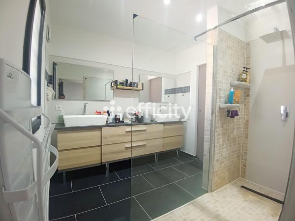 Maison
         4 pièces
        - 163 m² Bien prestige 450 000 € *