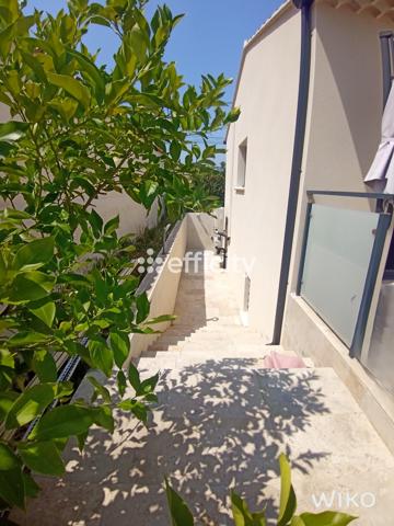 Maison
         4 pièces
        - 163 m² Bien prestige 450 000 € *
