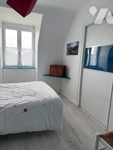 À VENDRE MAISON DE CARACTÈRE SÉNÉ BOURG-1623 m2 de terrain