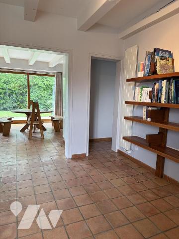À VENDRE MAISON DE CARACTÈRE SÉNÉ BOURG-1623 m2 de terrain