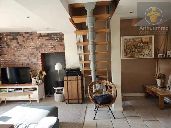 Location                                                      Maison
                        
                     3 pièces                      68 m2                     à La Ferté-Saint-Cyr