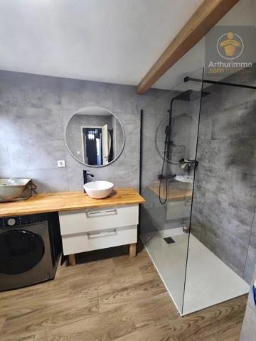 Location                                                      Maison
                        
                     3 pièces                      68 m2                     à La Ferté-Saint-Cyr
