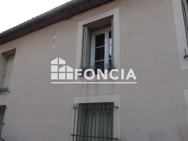Location Appartement 2 pièces 35 m² - 35 RUE DE L'EGLISE Nimes-st Cesaire 30900