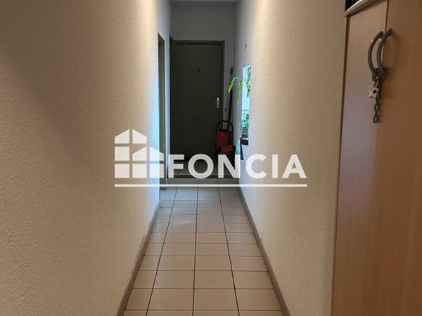 Location Appartement 2 pièces 35 m² - 35 RUE DE L'EGLISE Nimes-st Cesaire 30900