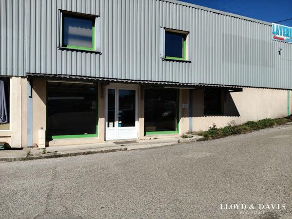 Local sur 2 Niveaux de 250m² - Zone du Lac