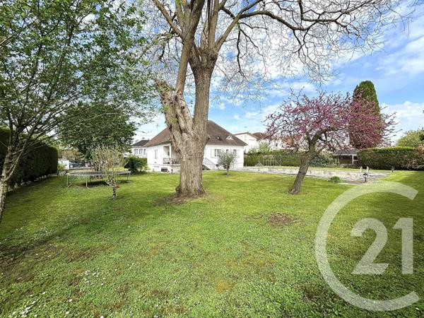 Maison à vendre  5 pièces - 166,75 m 2   CHATELLERAULT  - 86