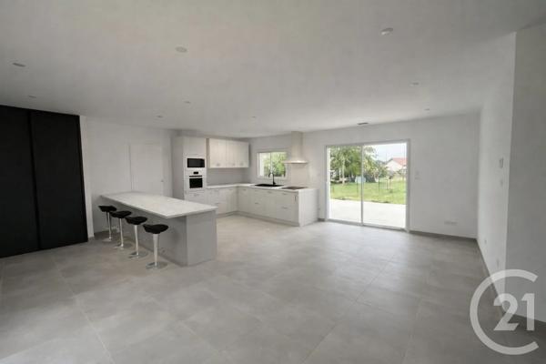 Maison à vendre  5 pièces - 166,75 m 2   CHATELLERAULT  - 86