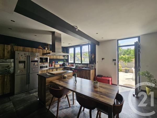 Maison à vendre  5 pièces - 166,75 m 2   CHATELLERAULT  - 86