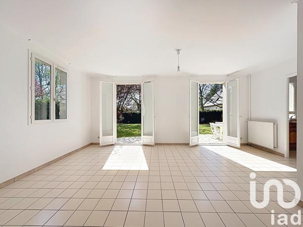 House for sale 6 rooms 125 m² Saint-Rémy-lès-Chevreuse