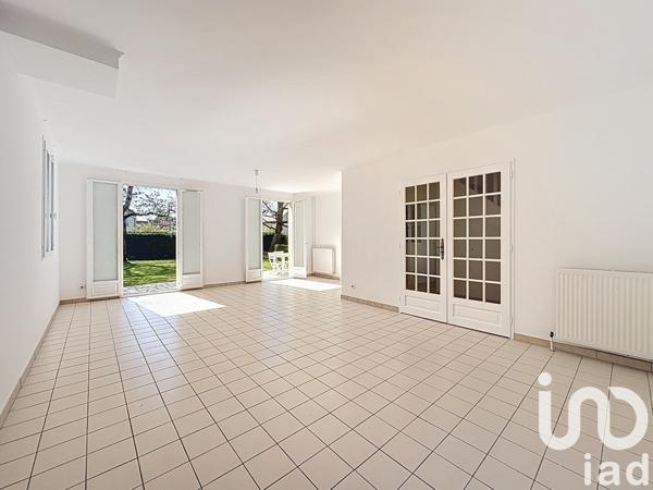 House for sale 6 rooms 125 m² Saint-Rémy-lès-Chevreuse