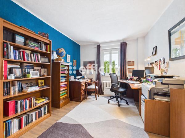 Maison
         8 pièces
        - 256 m² Exclusivité 439 000 €*