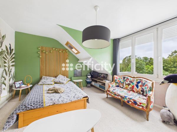 Maison
         8 pièces
        - 256 m² Exclusivité 439 000 €*