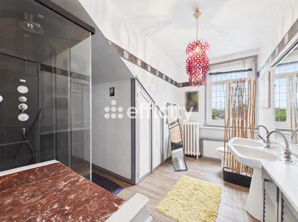 Maison
         8 pièces
        - 256 m² Exclusivité 439 000 €*