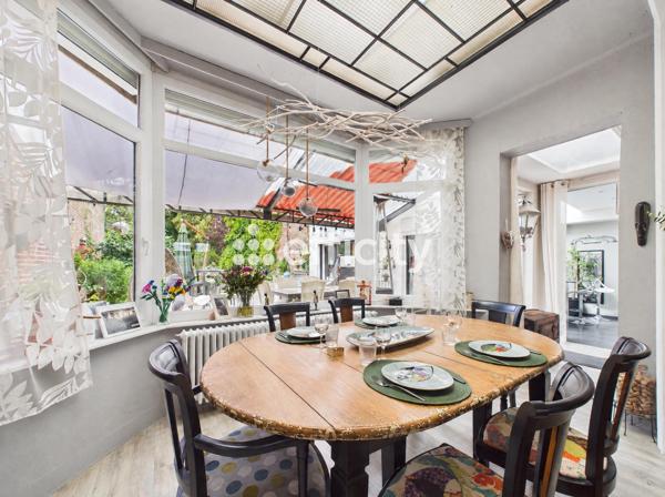 Maison
         8 pièces
        - 256 m² Exclusivité 439 000 €*