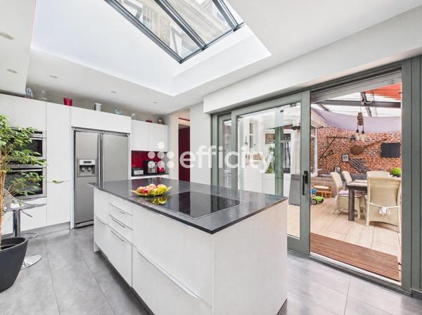 Maison
         8 pièces
        - 256 m² Exclusivité 439 000 €*